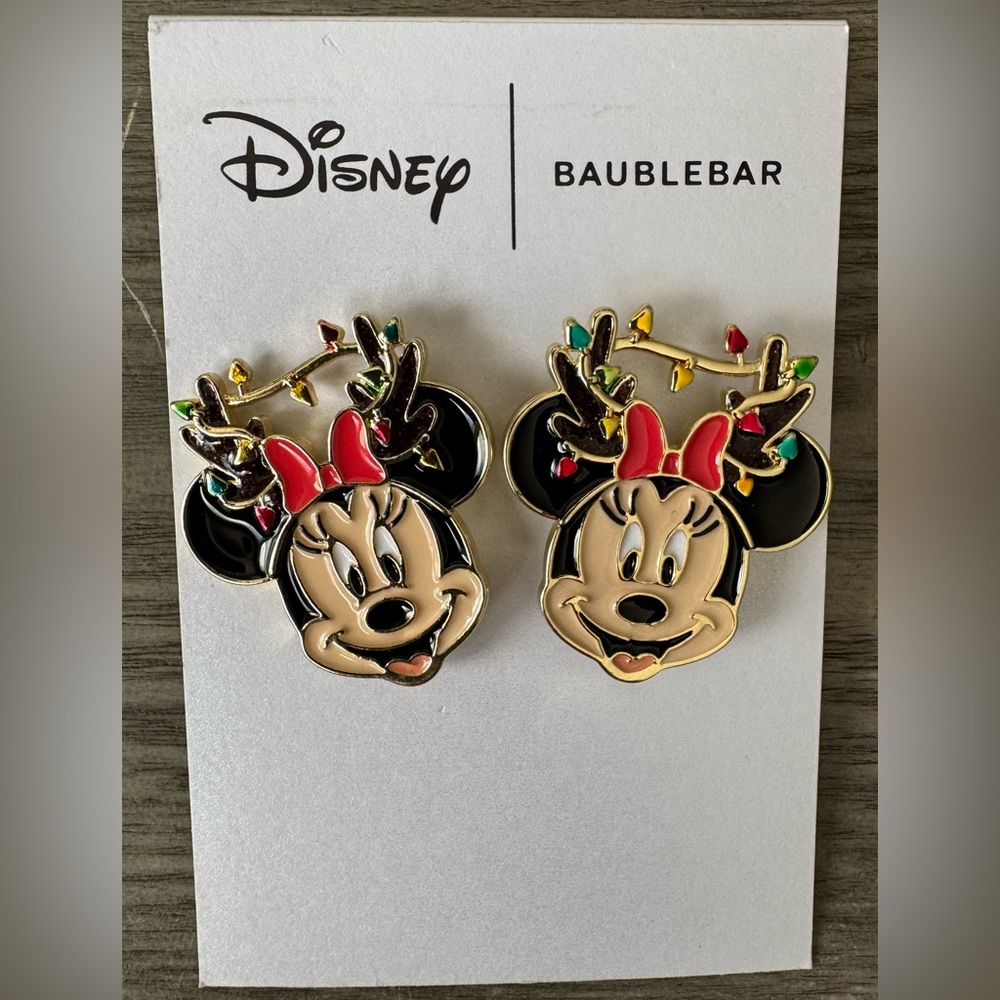 🎄NWOT Disney BaubleBar Minnie Reindeer Ear/Holiday Lights Earrings🎄